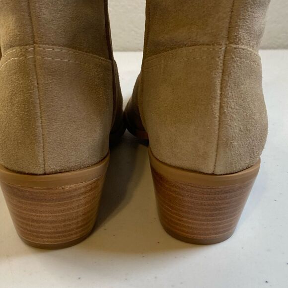 NIB Lisa Vicky Women’s Sway V Taupe Split Suede Short Pull On Boots - Size 7 - Picture 9 of 13